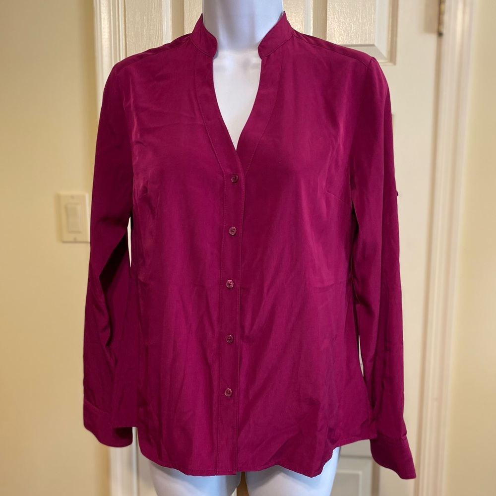 Express - Woman’s violet v-neck button-down shirt with long sleeve/roll-up, XS